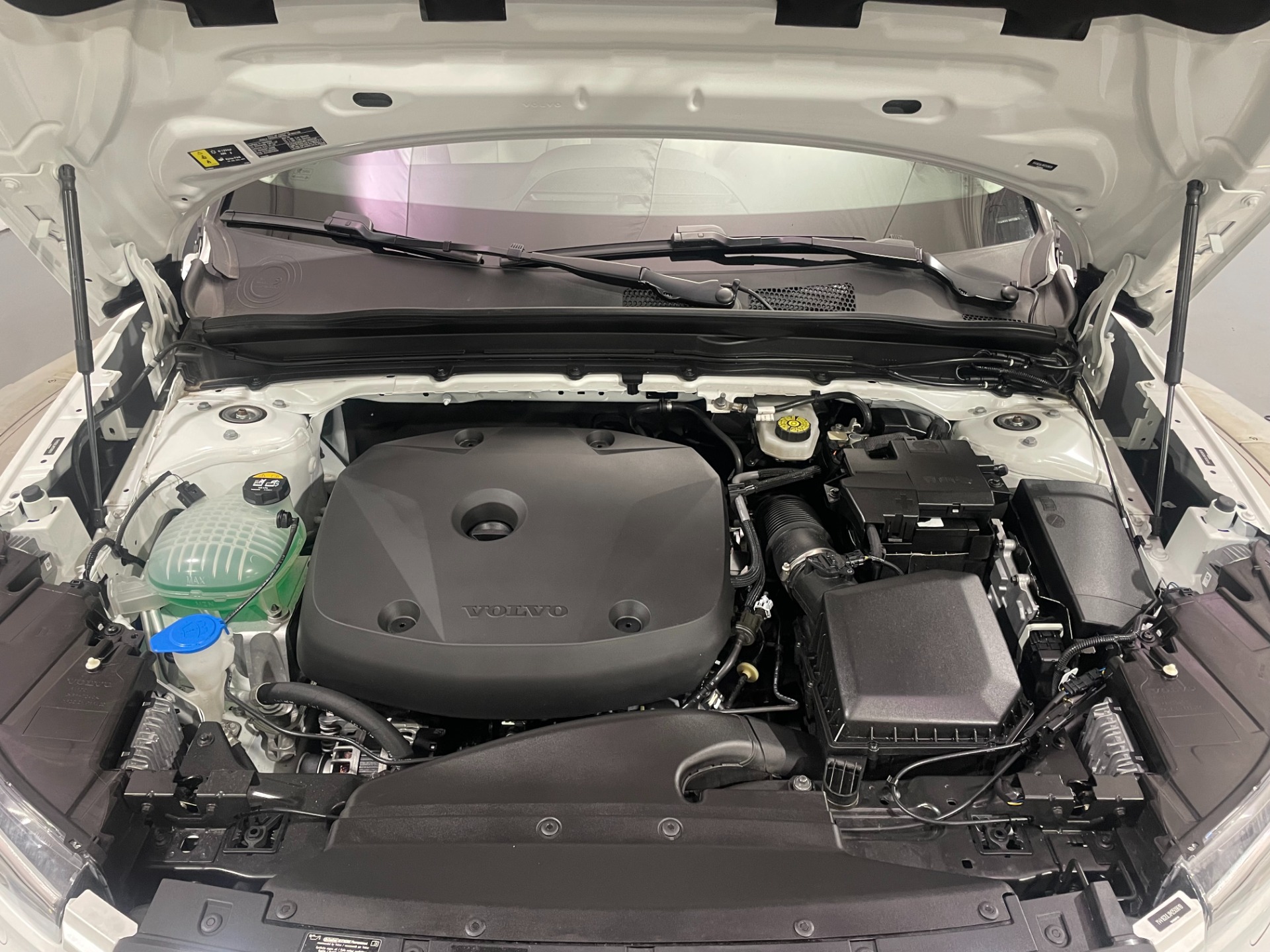 Used-2021-Volvo-XC40-T5-Inscription-AWD