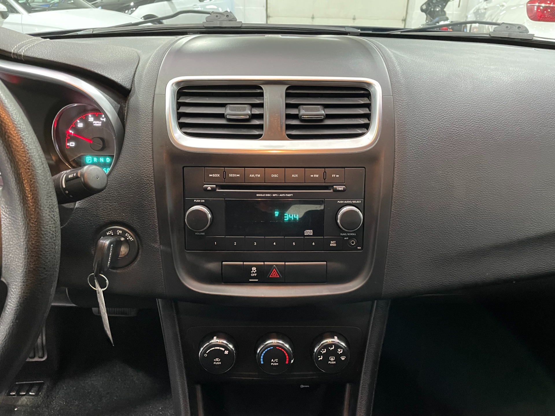 Used-2014-Dodge-Avenger-SE-FWD