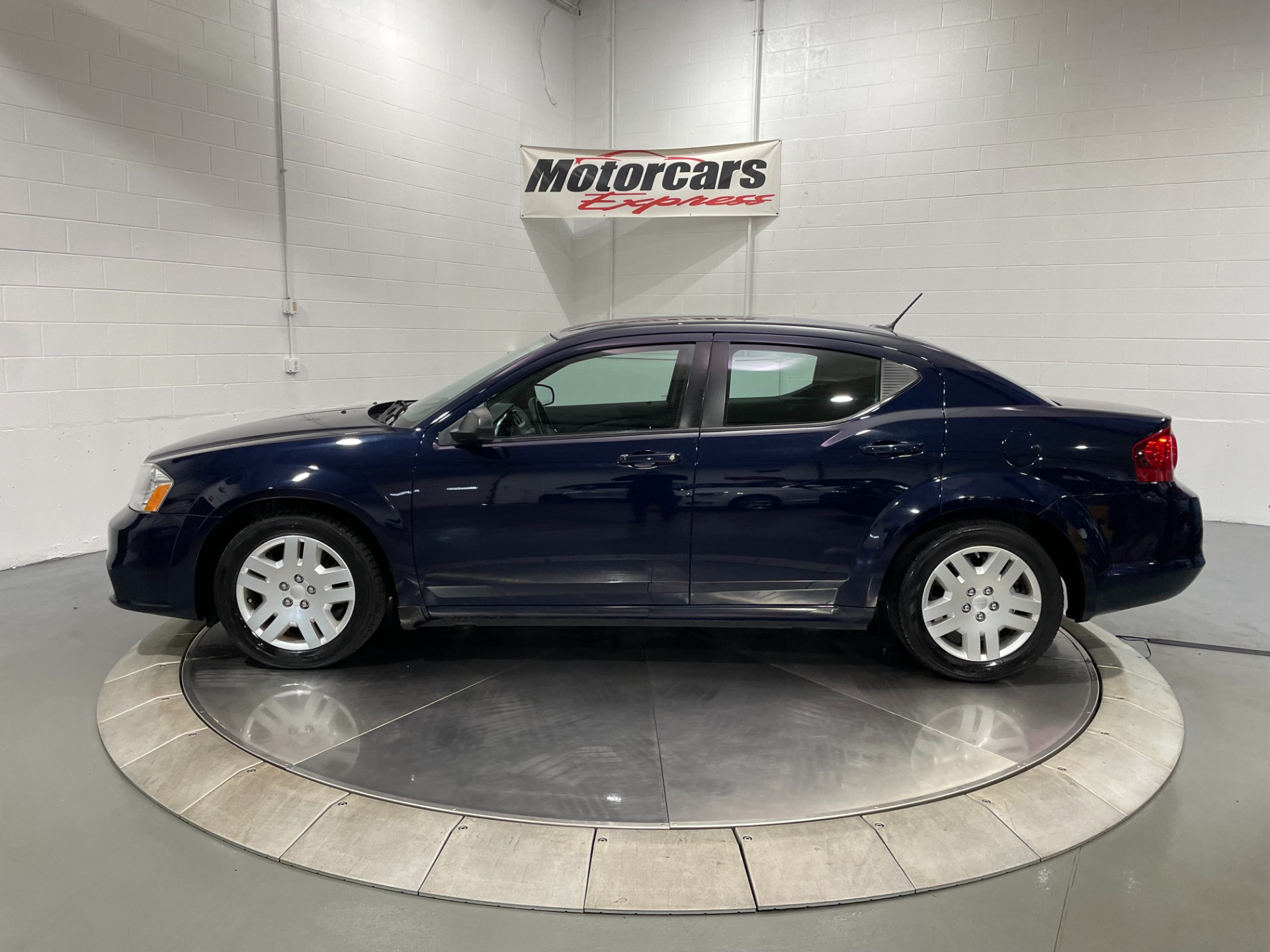 Used-2014-Dodge-Avenger-SE-FWD