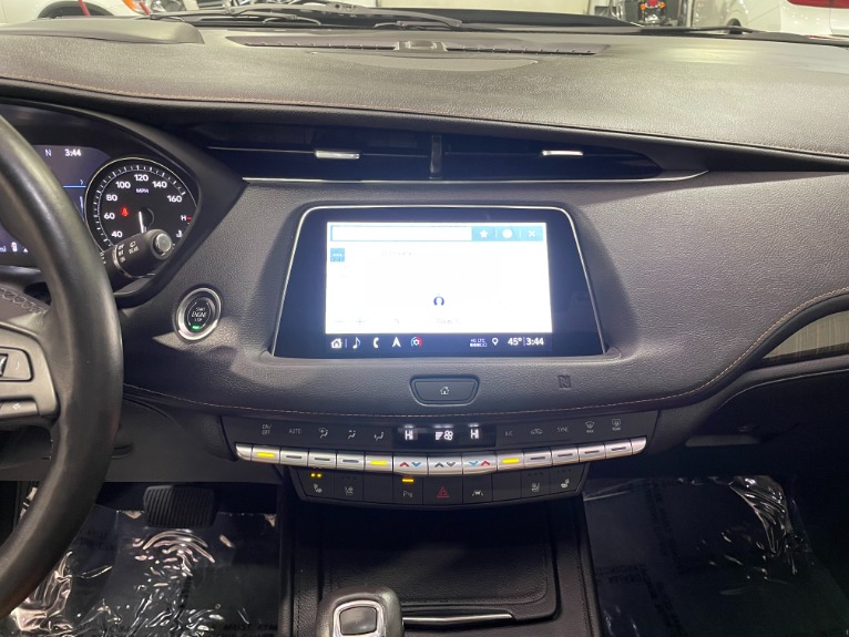 Used-2019-Cadillac-XT4-Premium-Luxury-4X4