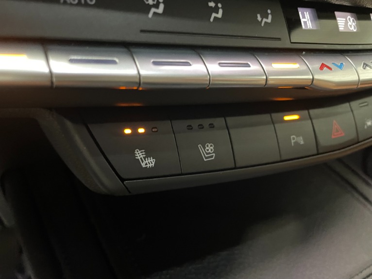 Used-2019-Cadillac-XT4-Premium-Luxury-4X4