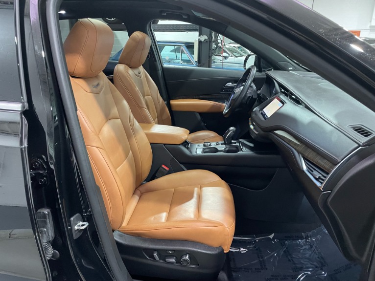 Used-2019-Cadillac-XT4-Premium-Luxury-4X4