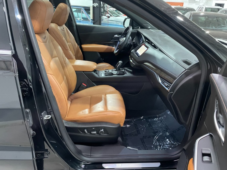 Used-2019-Cadillac-XT4-Premium-Luxury-4X4
