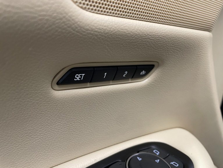 Used-2017-Cadillac-XT5-Luxury-4X4