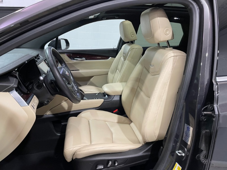 Used-2017-Cadillac-XT5-Luxury-4X4