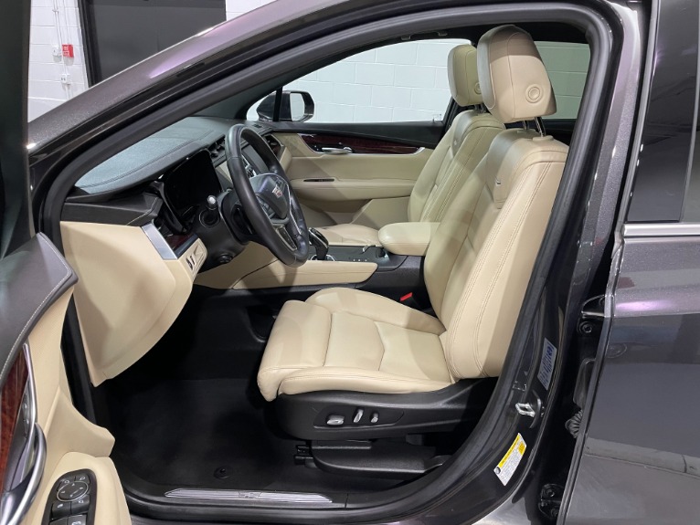 Used-2017-Cadillac-XT5-Luxury-4X4