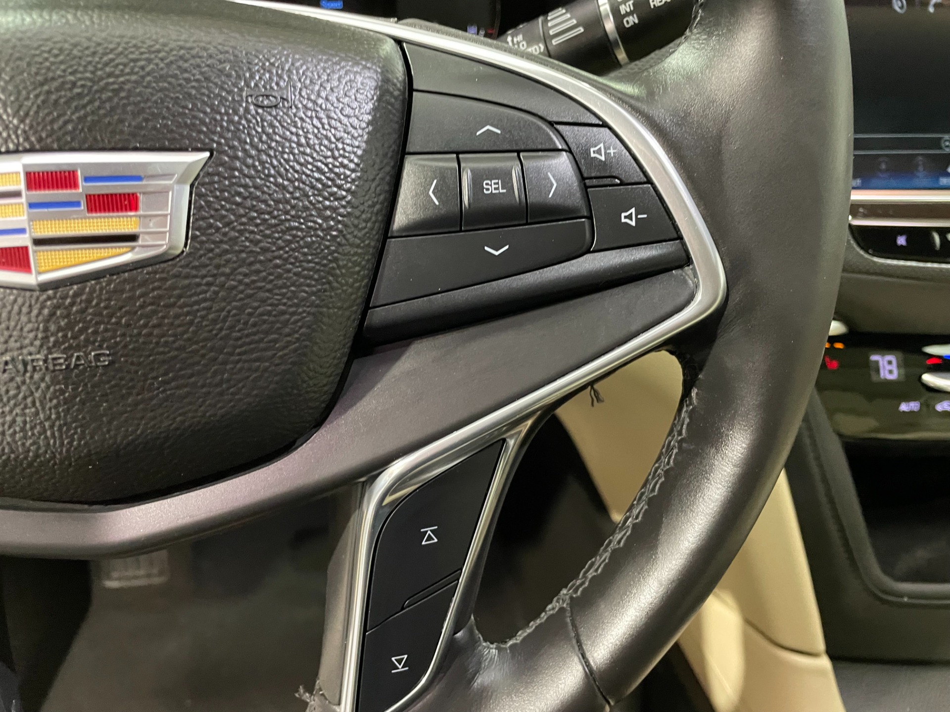 Used-2017-Cadillac-XT5-Luxury-4X4