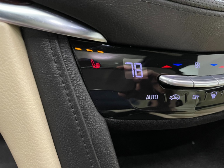 Used-2017-Cadillac-XT5-Luxury-4X4