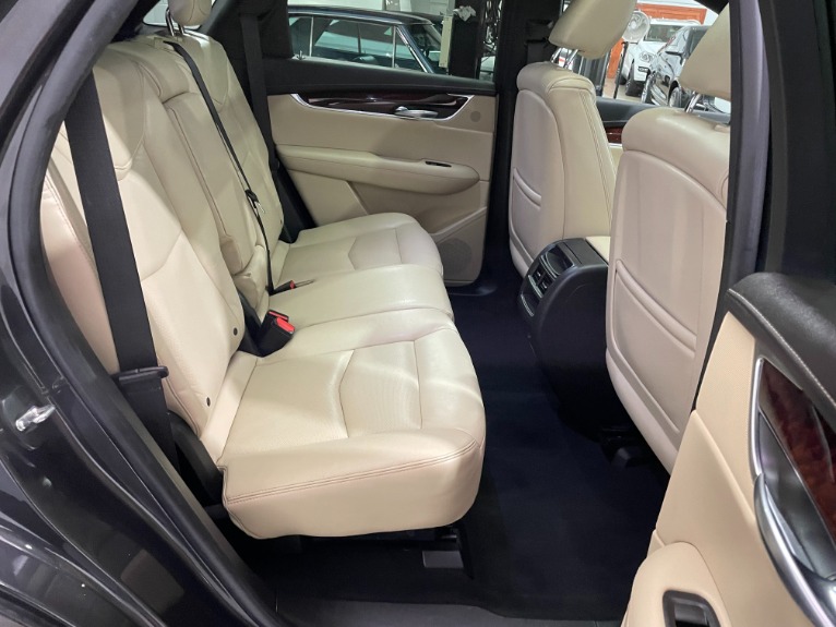 Used-2017-Cadillac-XT5-Luxury-4X4
