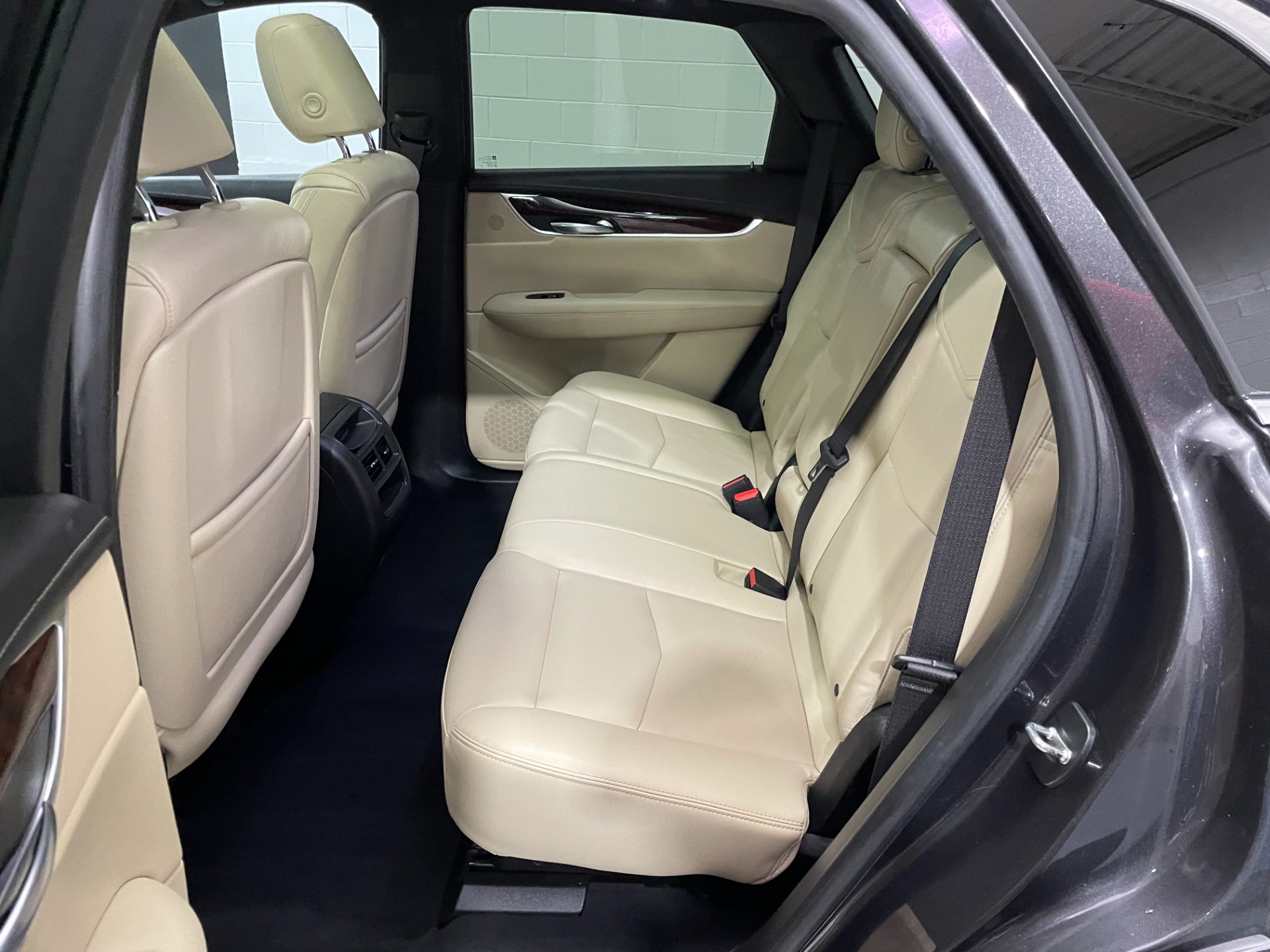 Used-2017-Cadillac-XT5-Luxury-4X4