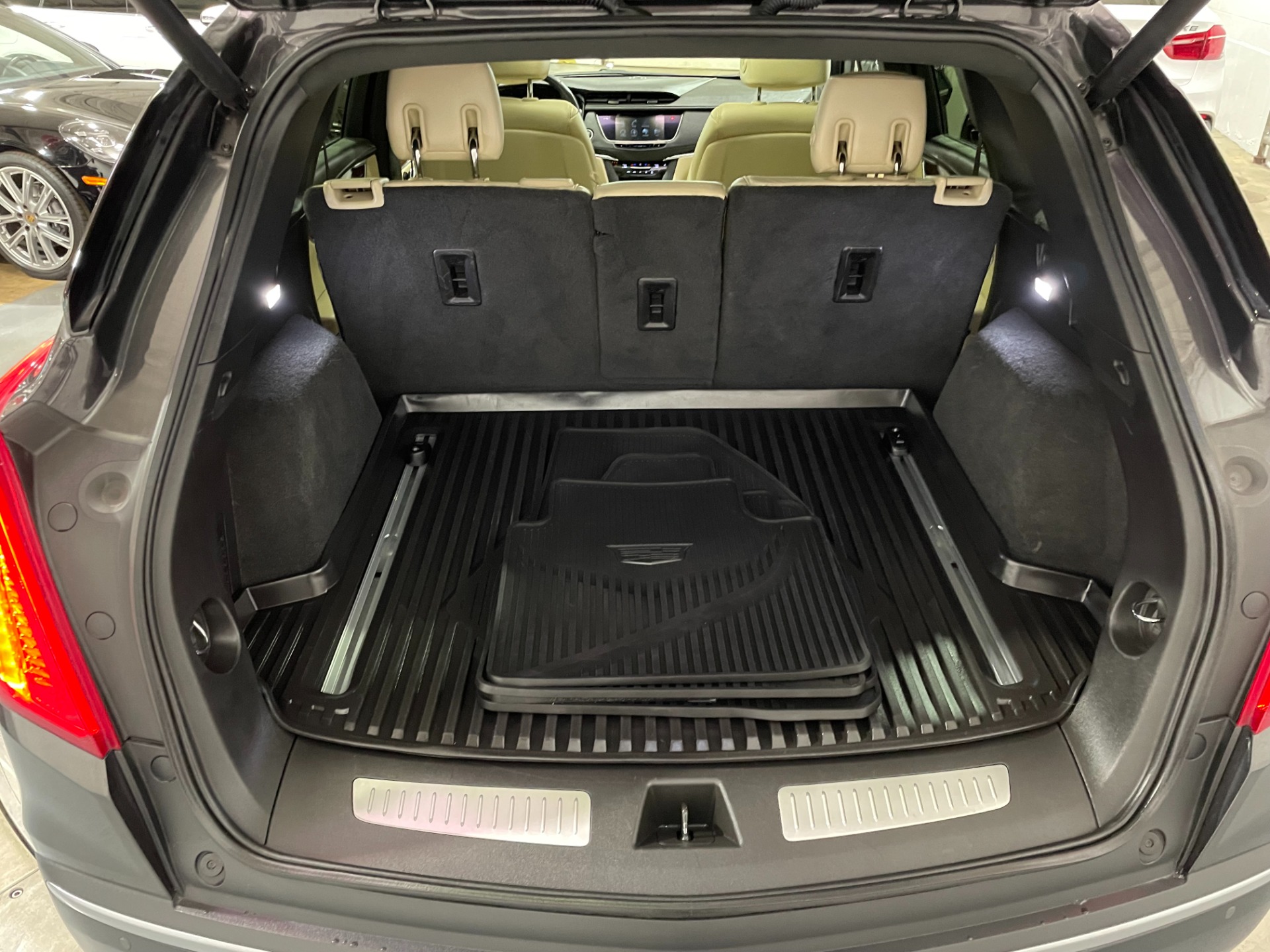 Used-2017-Cadillac-XT5-Luxury-4X4