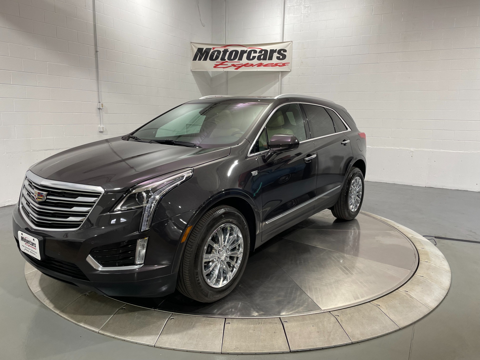 Used-2017-Cadillac-XT5-Luxury-4X4