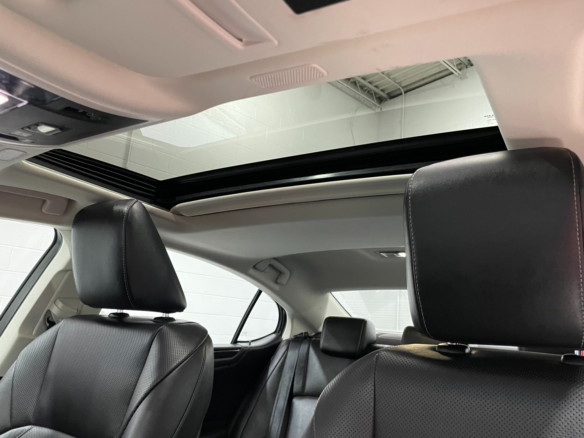 Used-2019-Lexus-ES-350-Luxury-FWD