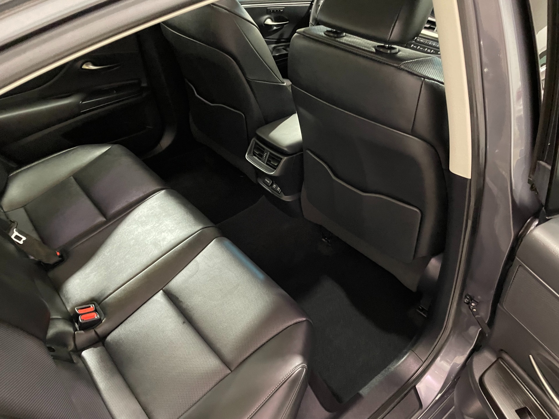 Used-2019-Lexus-ES-350-Luxury-FWD