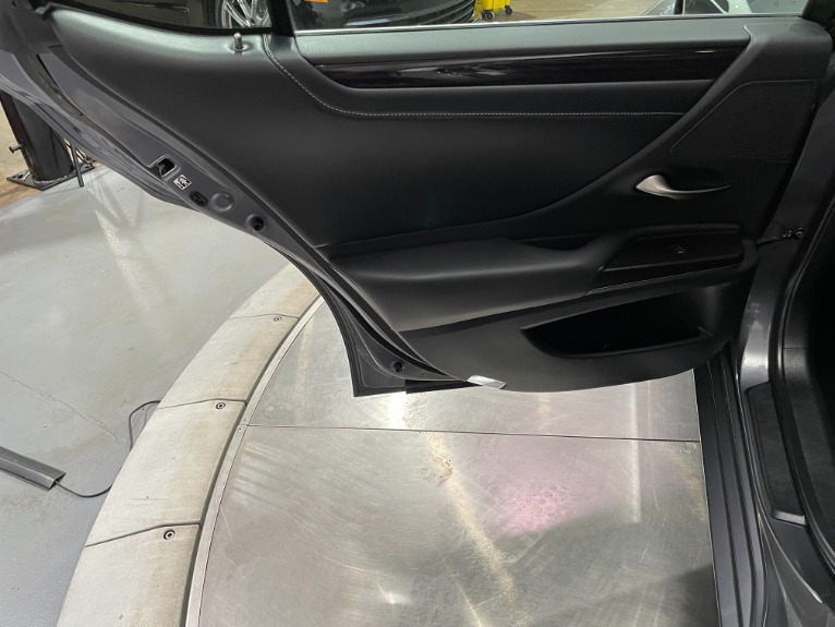 Used-2019-Lexus-ES-350-Luxury-FWD
