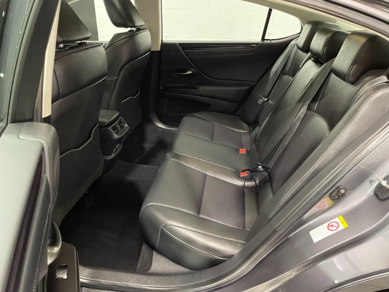Used-2019-Lexus-ES-350-Luxury-FWD
