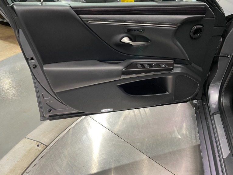 Used-2019-Lexus-ES-350-Luxury-FWD