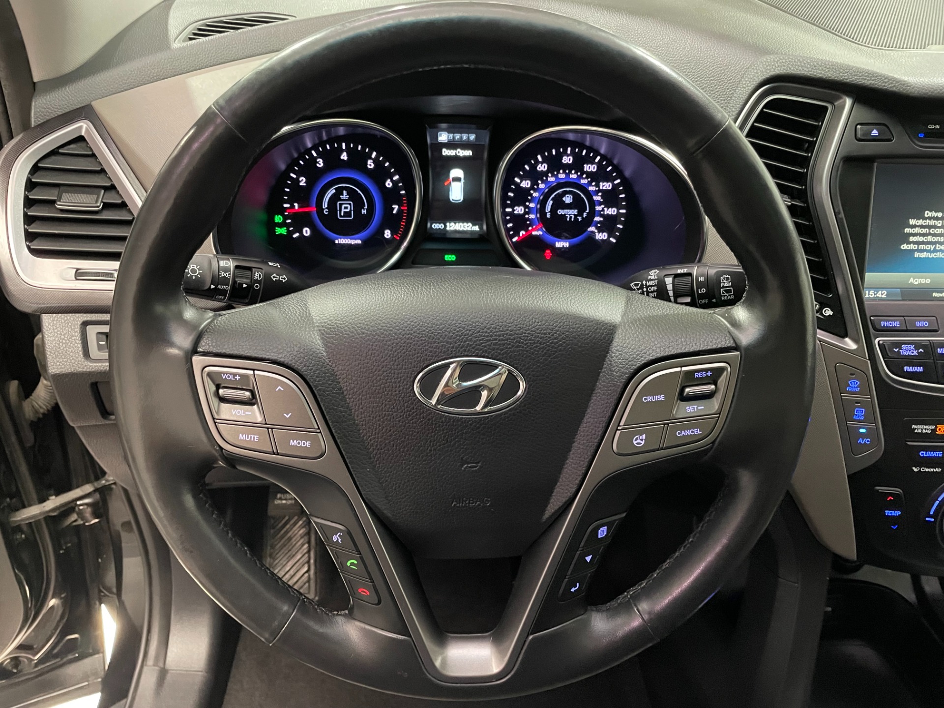 Used-2014-Hyundai-SANTA-FE-Limited-FWD