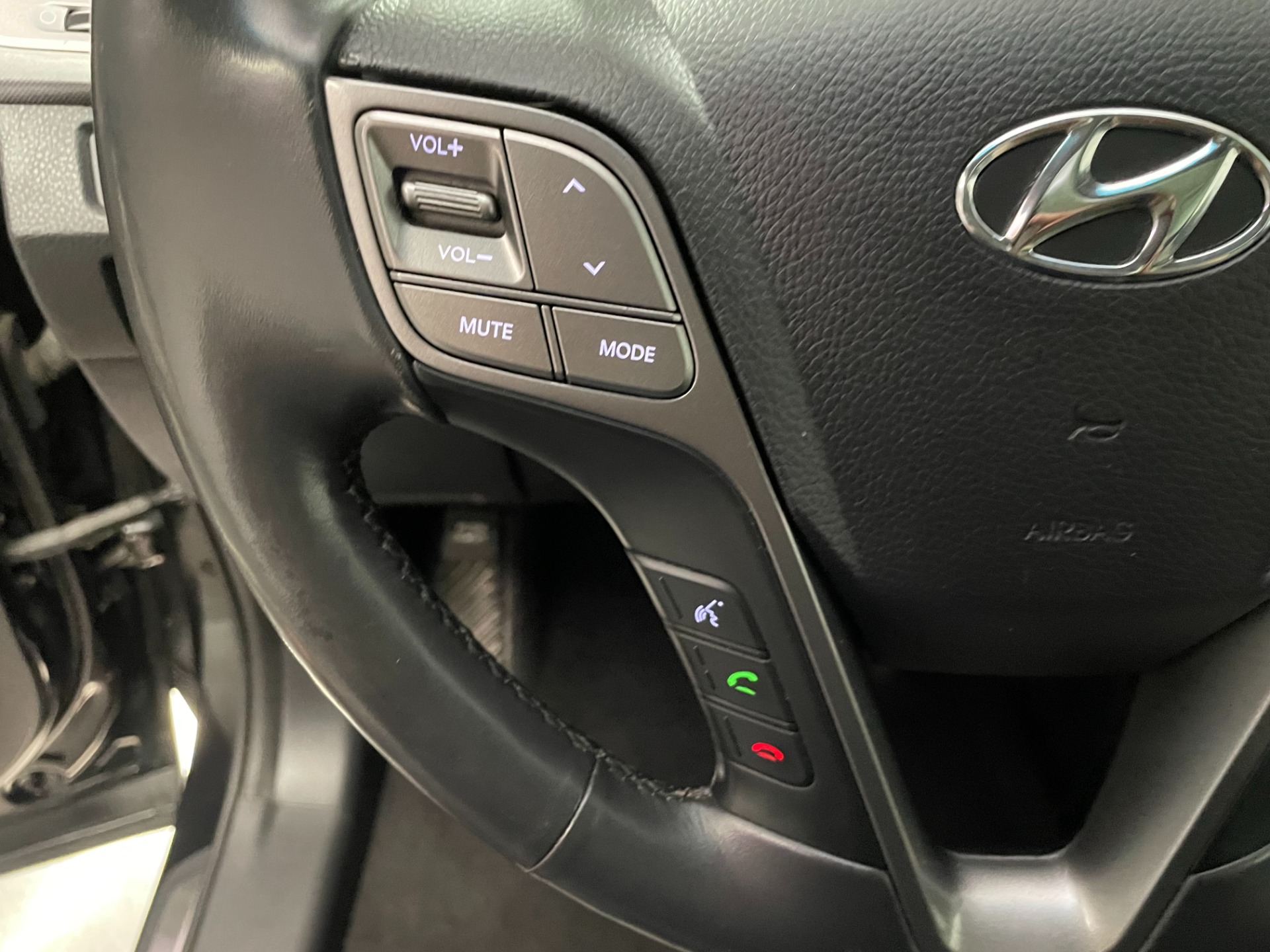 Used-2014-Hyundai-SANTA-FE-Limited-FWD