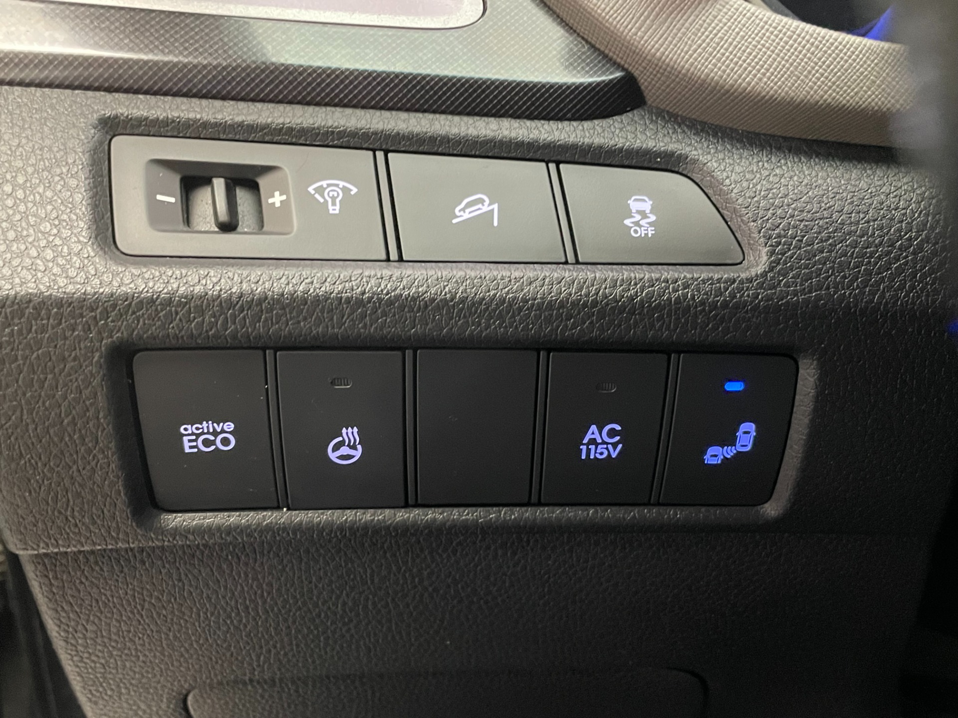 Used-2014-Hyundai-SANTA-FE-Limited-FWD