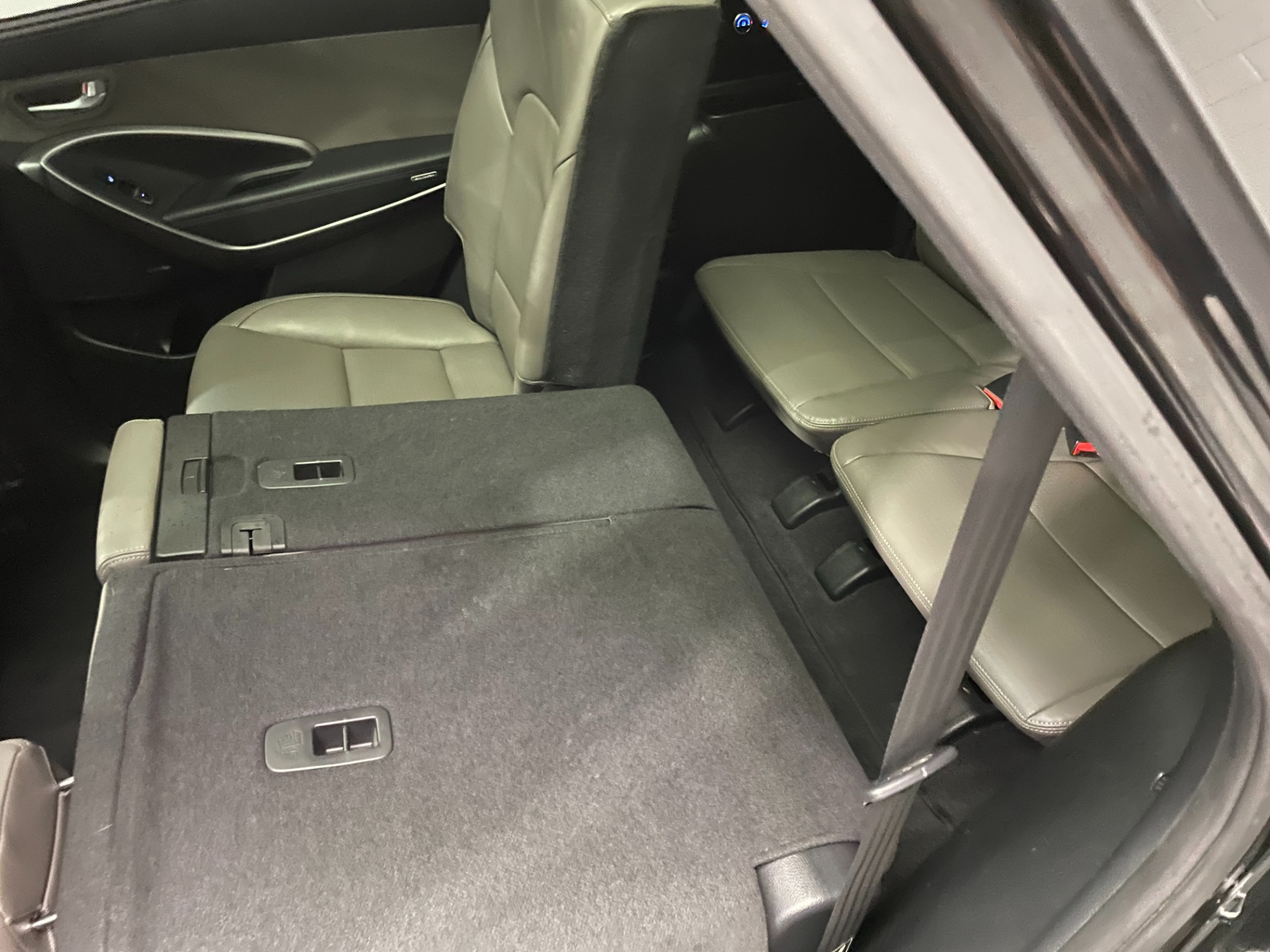 Used-2014-Hyundai-SANTA-FE-Limited-FWD
