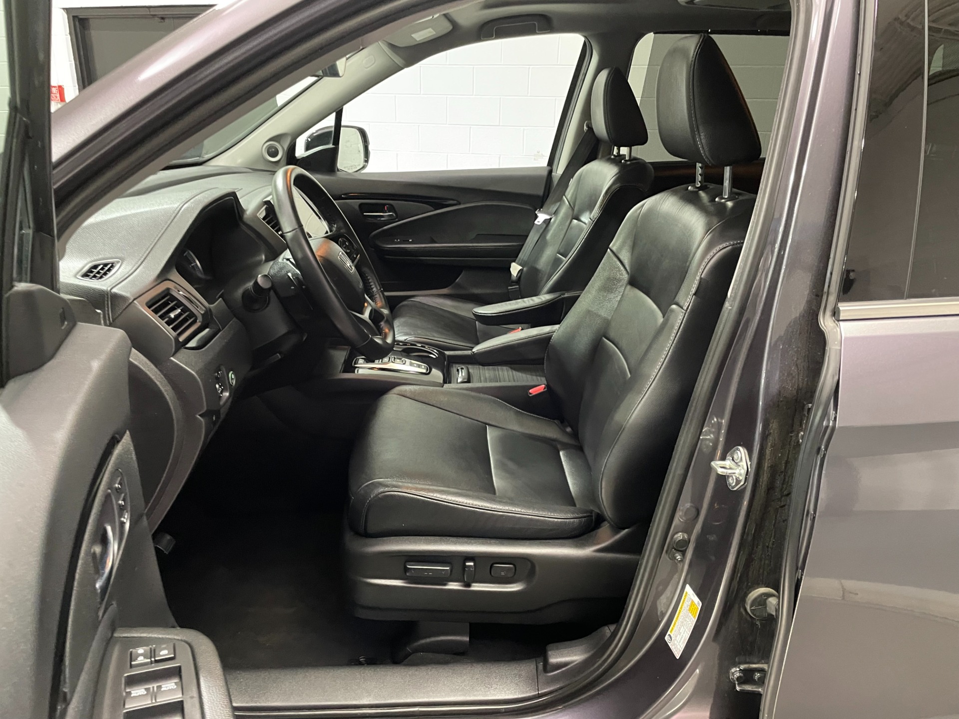 Used-2019-Honda-Pilot-Touring-8P-AWD