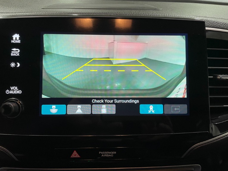 Used-2019-Honda-Pilot-Touring-8P-AWD