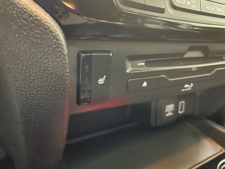 Used-2019-Honda-Pilot-Touring-8P-AWD