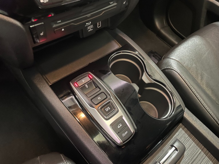 Used-2019-Honda-Pilot-Touring-8P-AWD