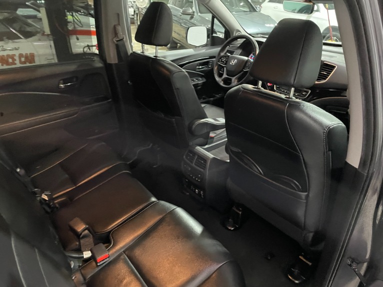 Used-2019-Honda-Pilot-Touring-8P-AWD