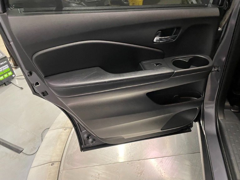 Used-2019-Honda-Pilot-Touring-8P-AWD