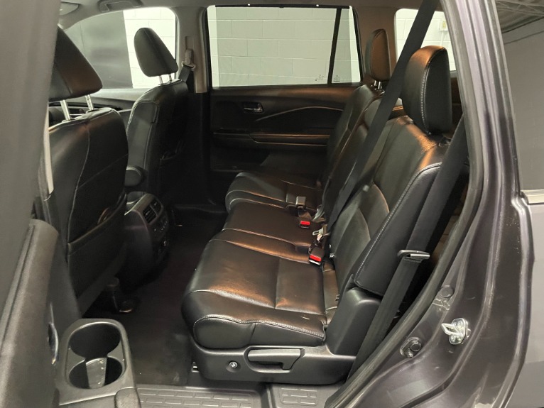 Used-2019-Honda-Pilot-Touring-8P-AWD