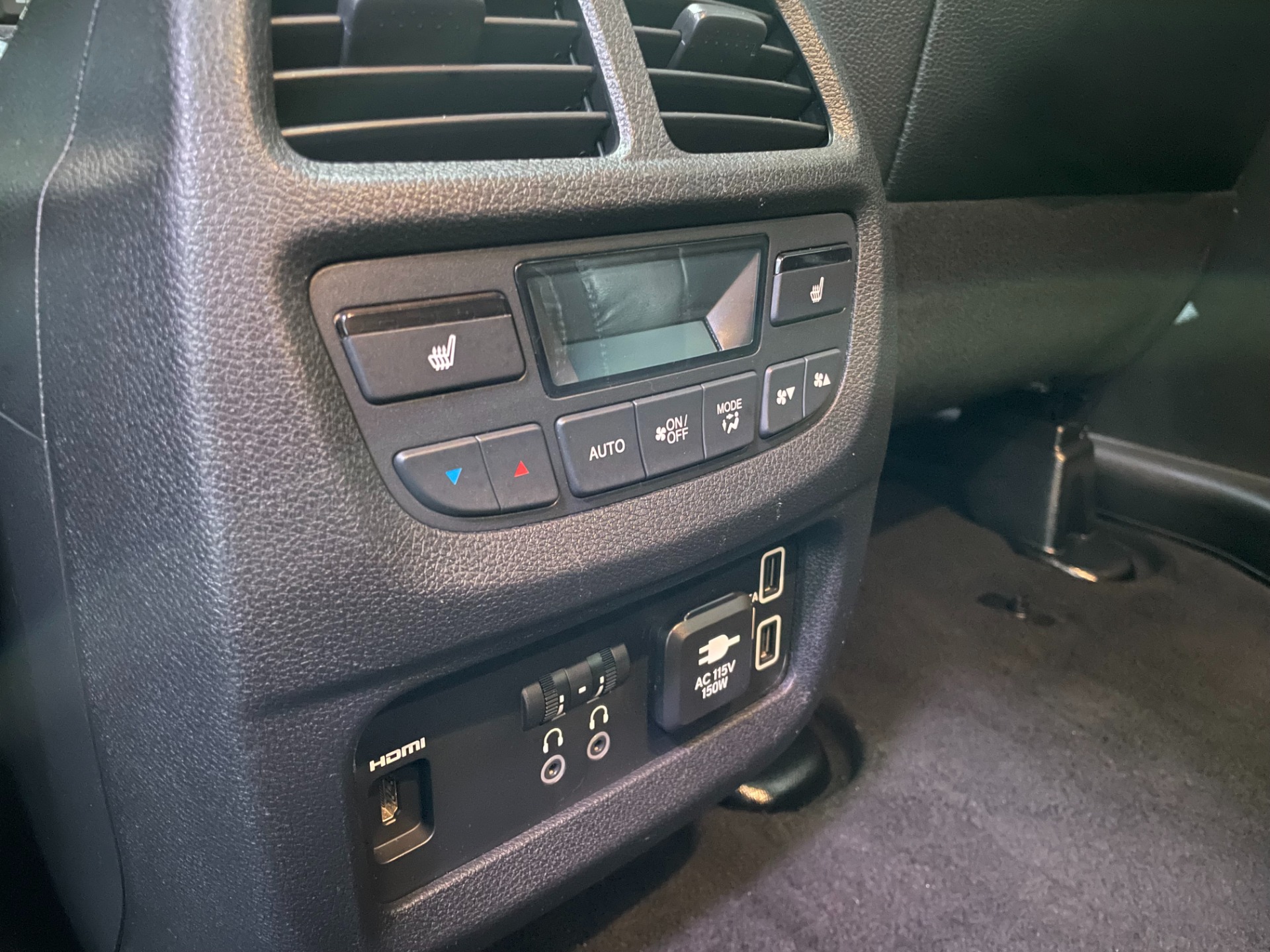 Used-2019-Honda-Pilot-Touring-8P-AWD