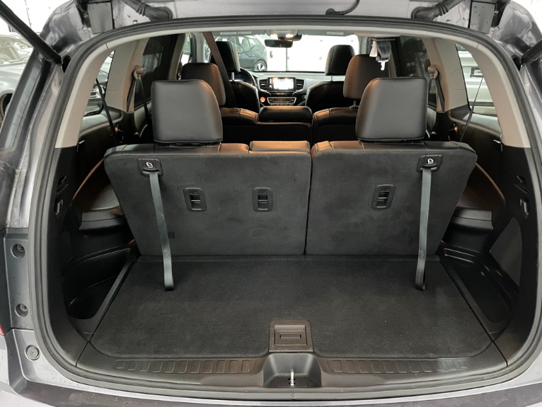 Used-2019-Honda-Pilot-Touring-8P-AWD