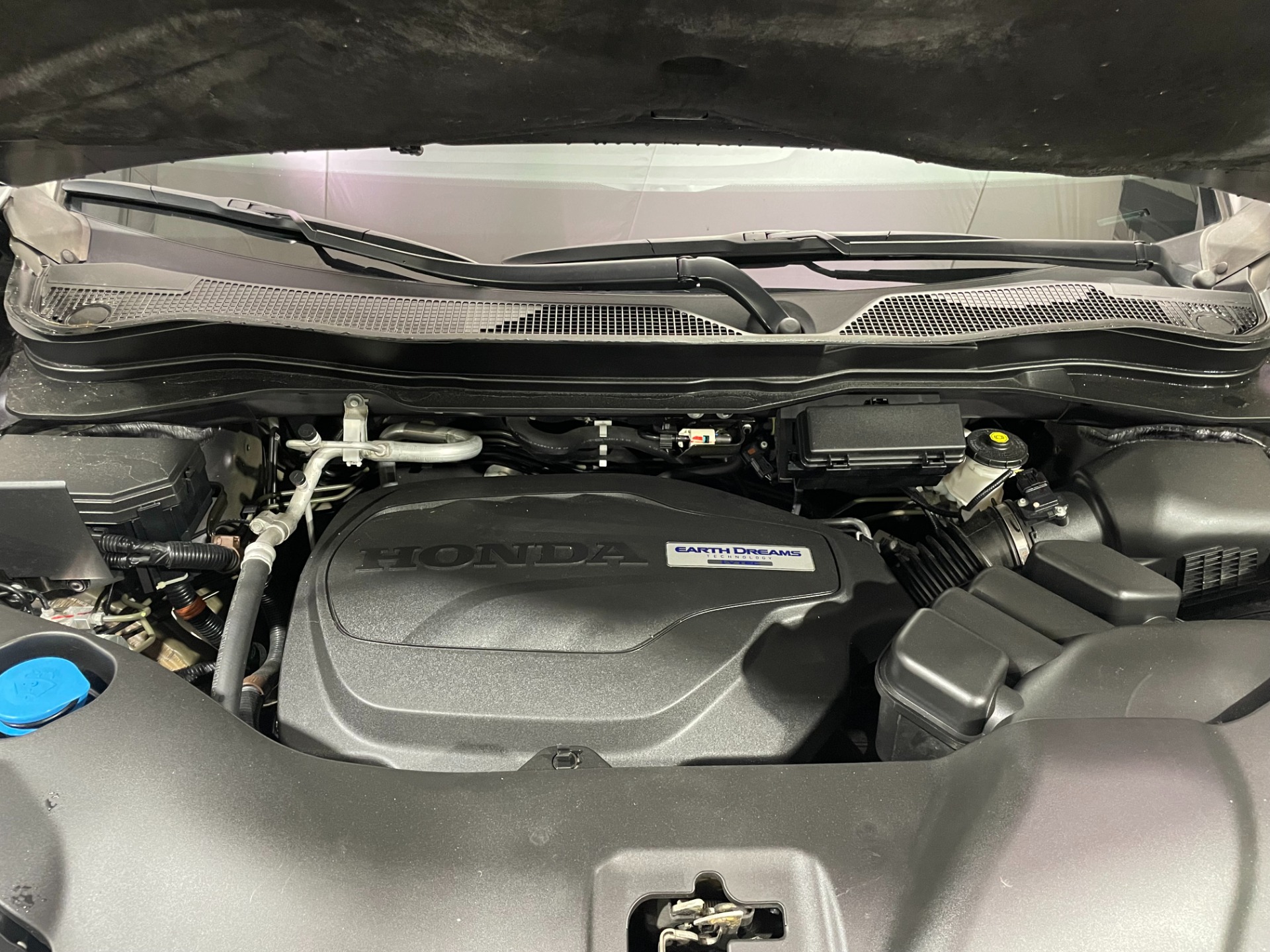 Used-2019-Honda-Pilot-Touring-8P-AWD
