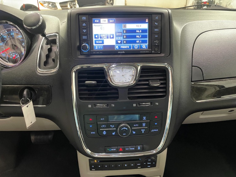 Used-2012-Chrysler-Town-and-Country-Touring-L-FWD