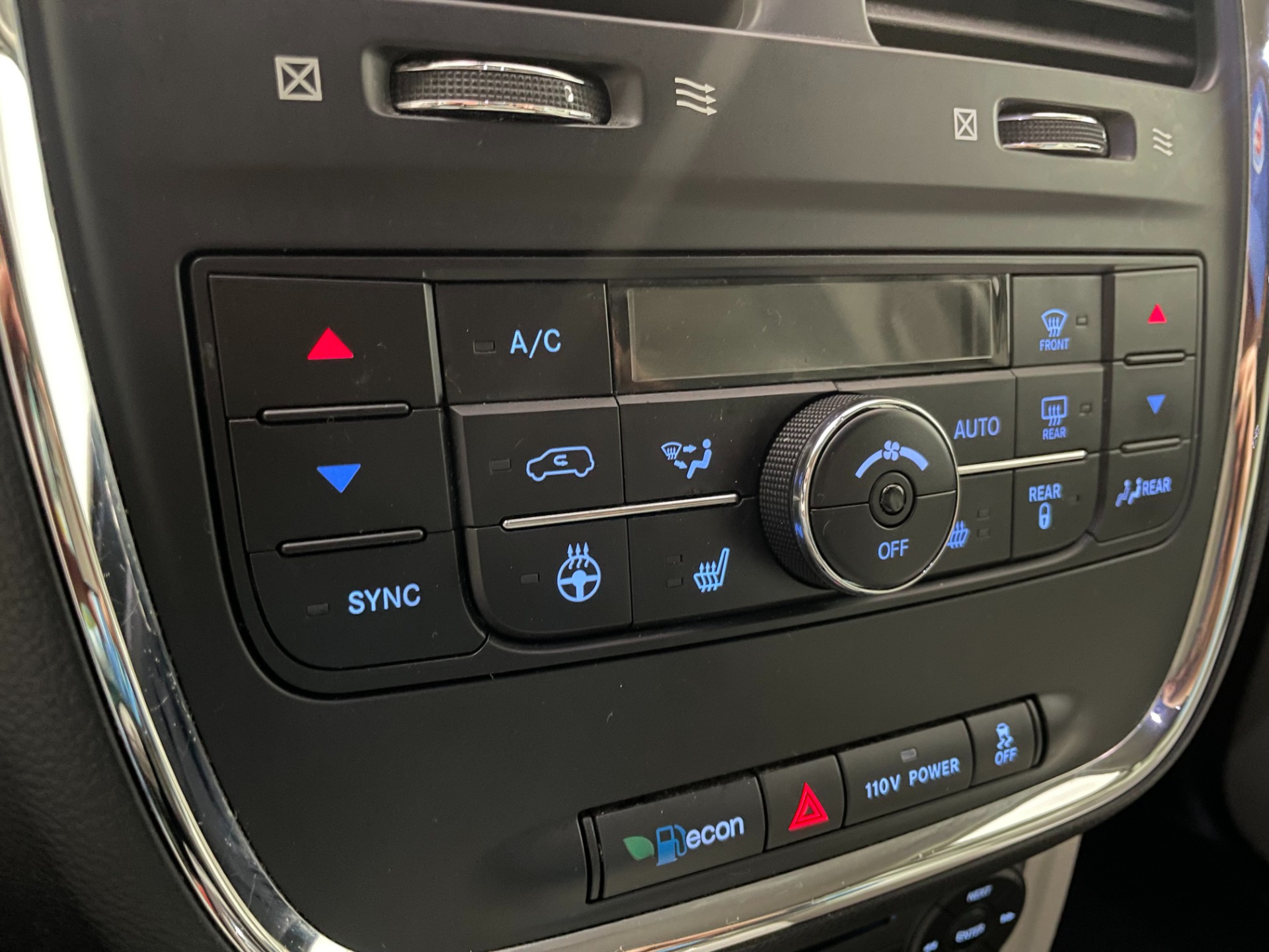 Used-2012-Chrysler-Town-and-Country-Touring-L-FWD