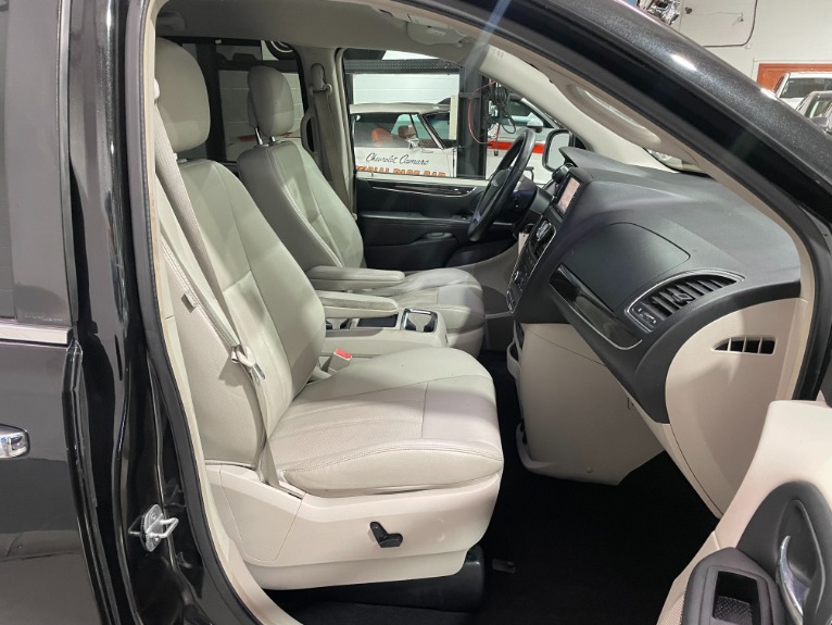 Used-2012-Chrysler-Town-and-Country-Touring-L-FWD