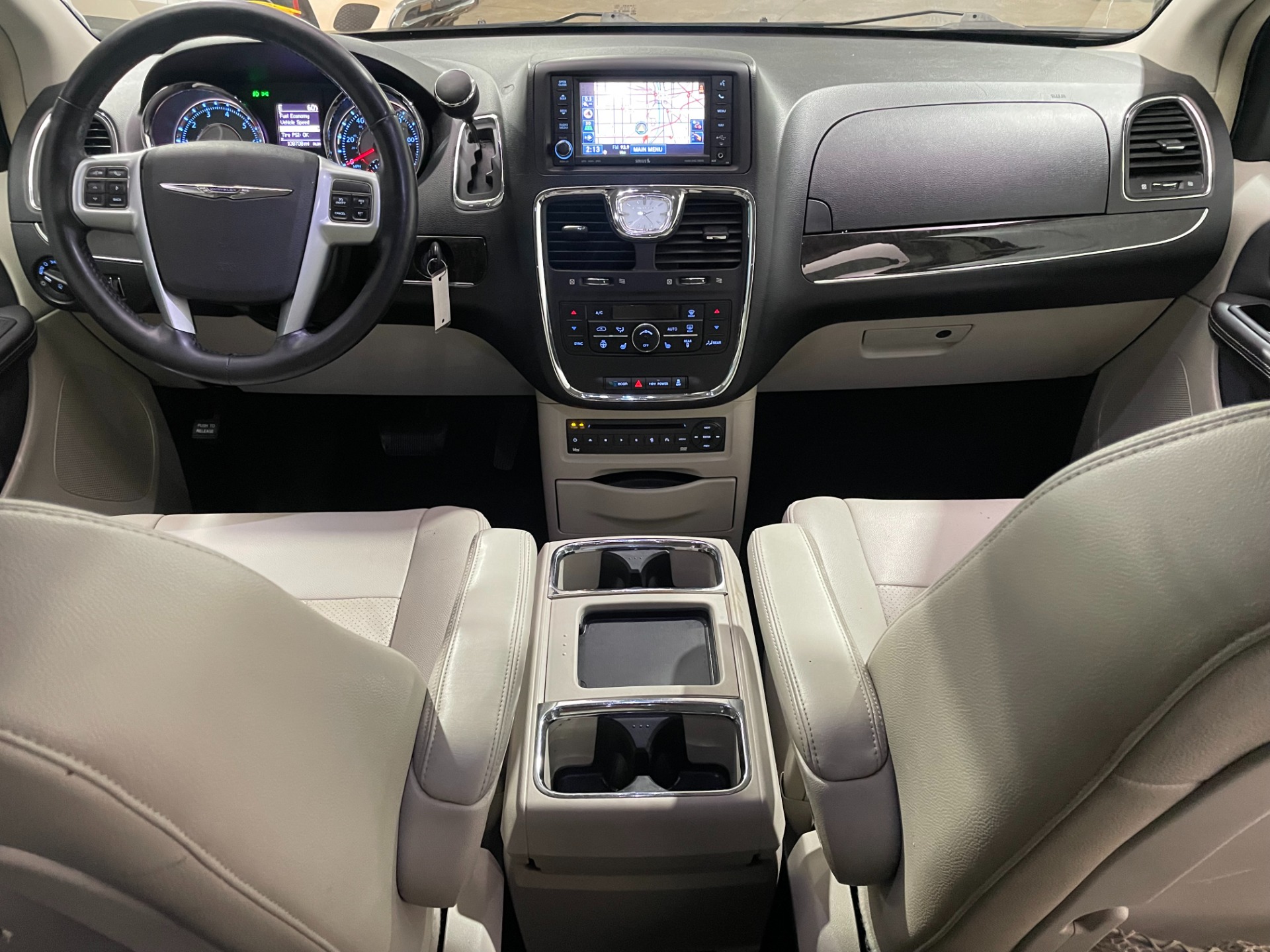 Used-2012-Chrysler-Town-and-Country-Touring-L-FWD