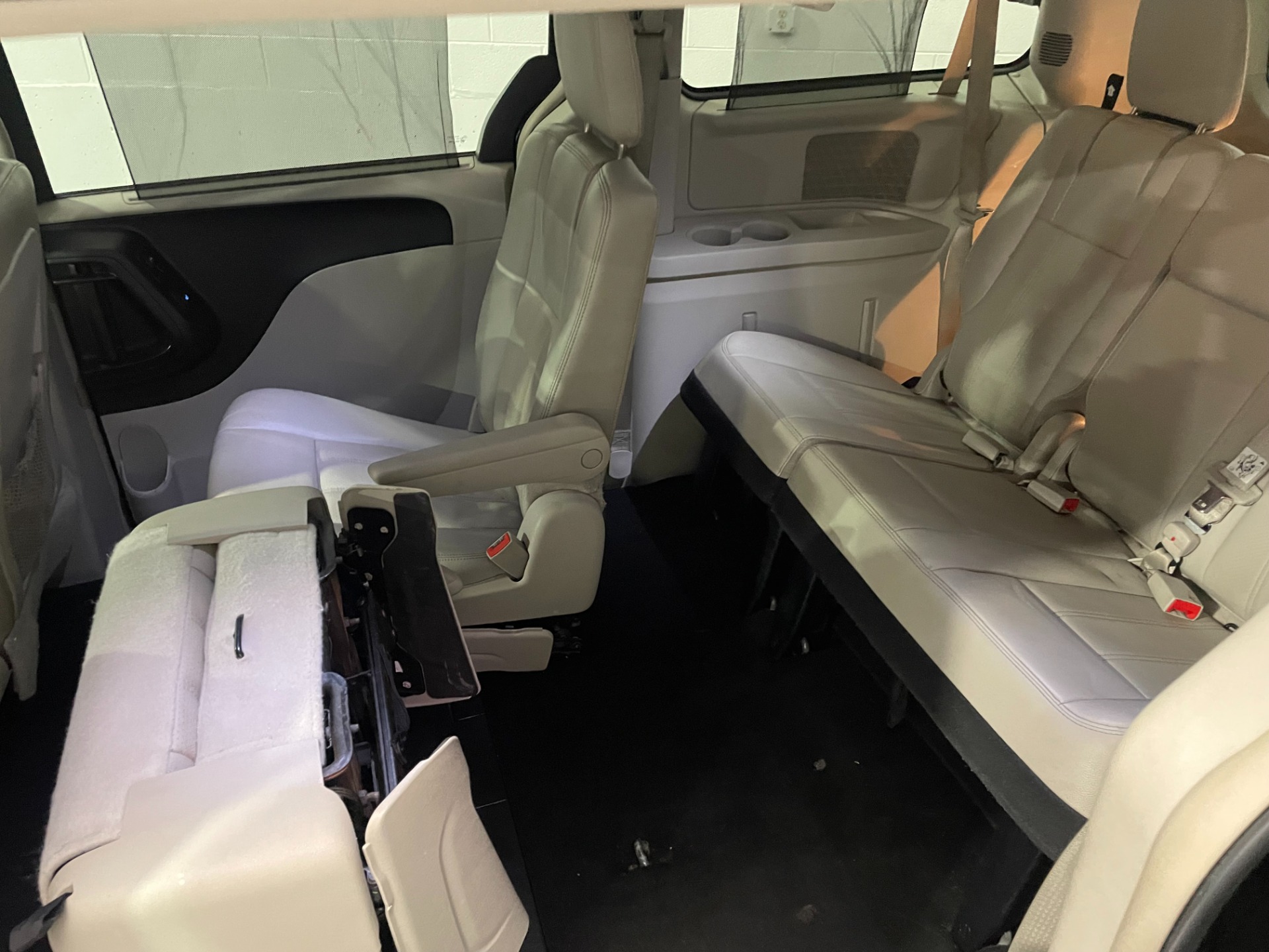Used-2012-Chrysler-Town-and-Country-Touring-L-FWD