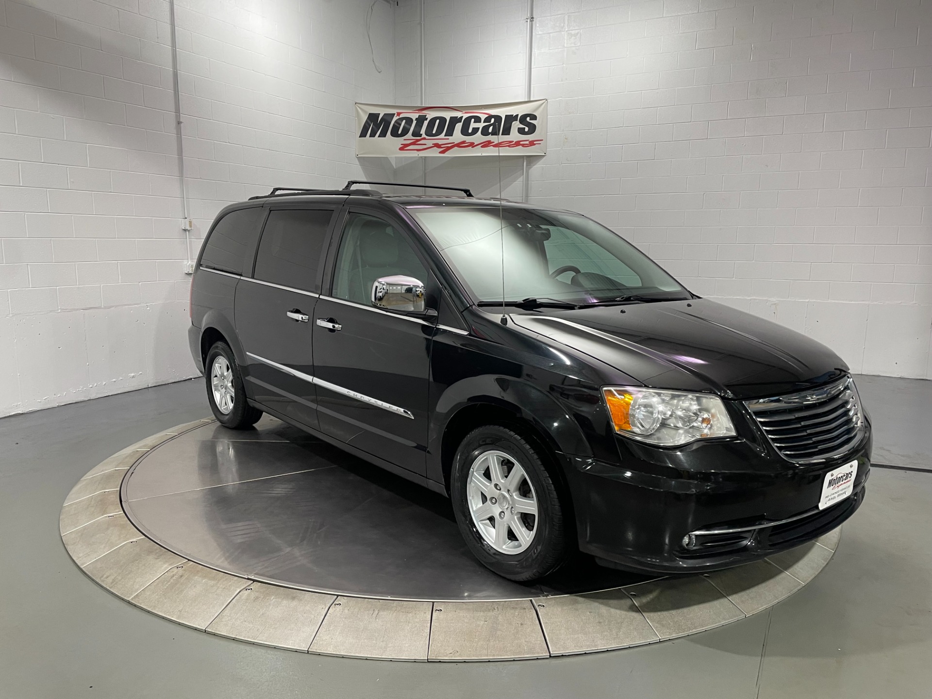 Used-2012-Chrysler-Town-and-Country-Touring-L-FWD