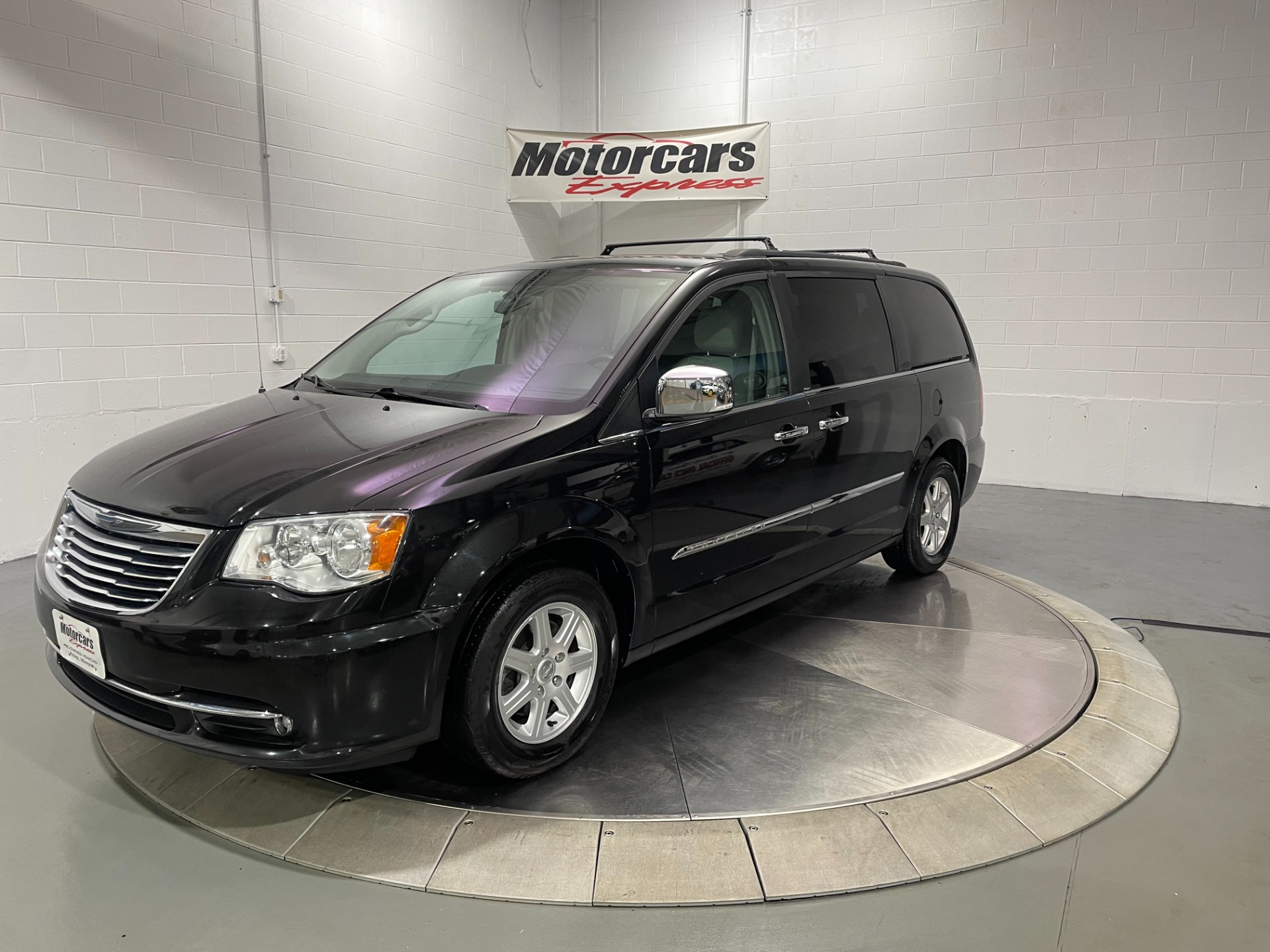 Used-2012-Chrysler-Town-and-Country-Touring-L-FWD