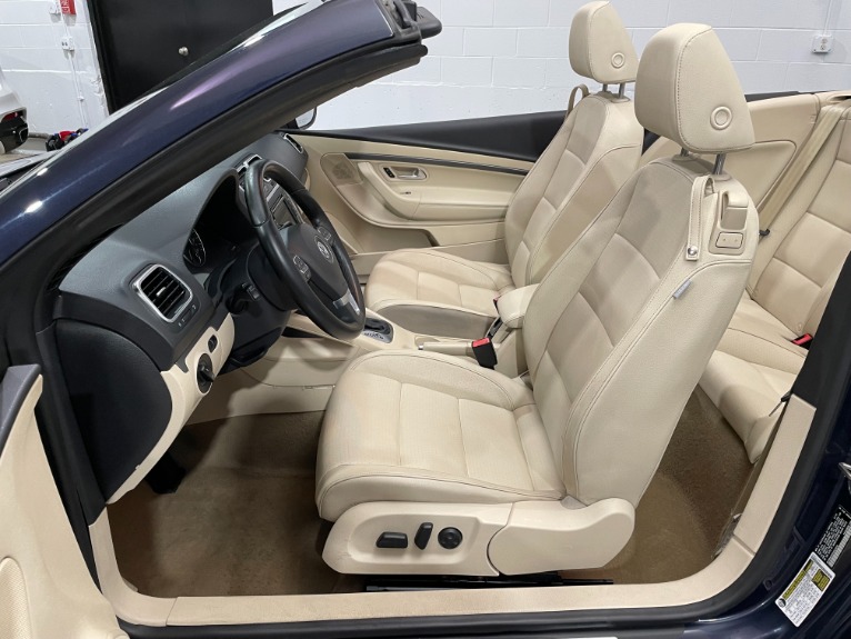 Used-2010-Volkswagen-Eos-Komfort-Convertible-FWD