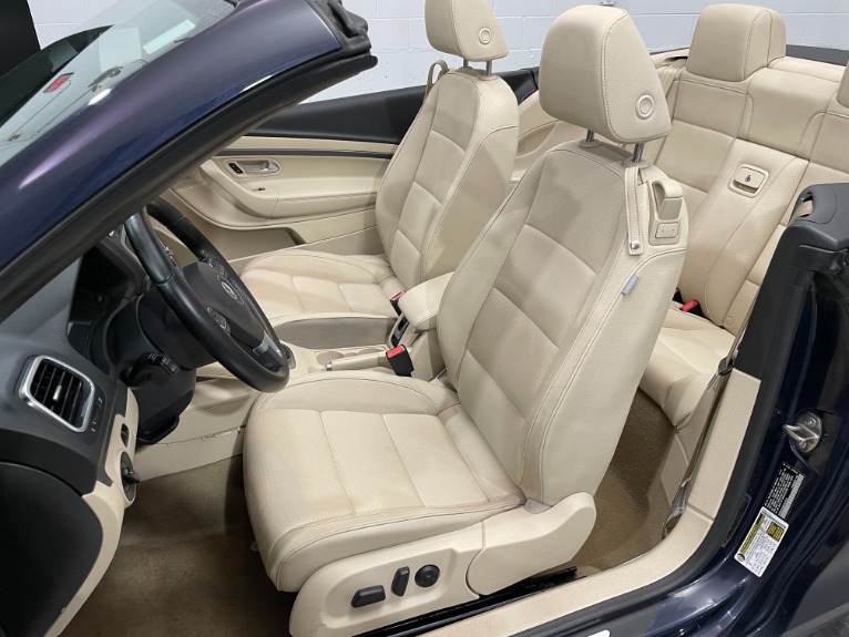 Used-2010-Volkswagen-Eos-Komfort-Convertible-FWD