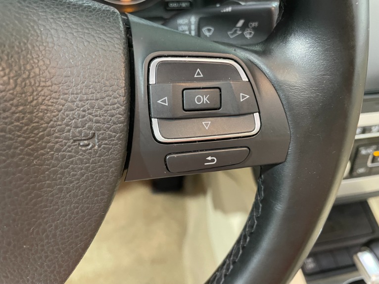 Used-2010-Volkswagen-Eos-Komfort-Convertible-FWD