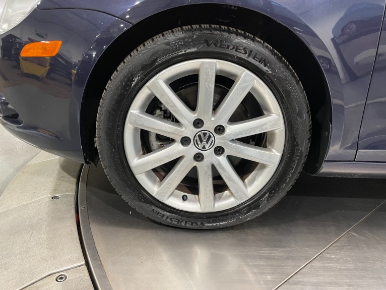 Used-2010-Volkswagen-Eos-Komfort-Convertible-FWD