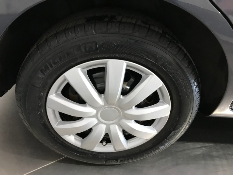 Used-2011-Hyundai-Accent-GLS