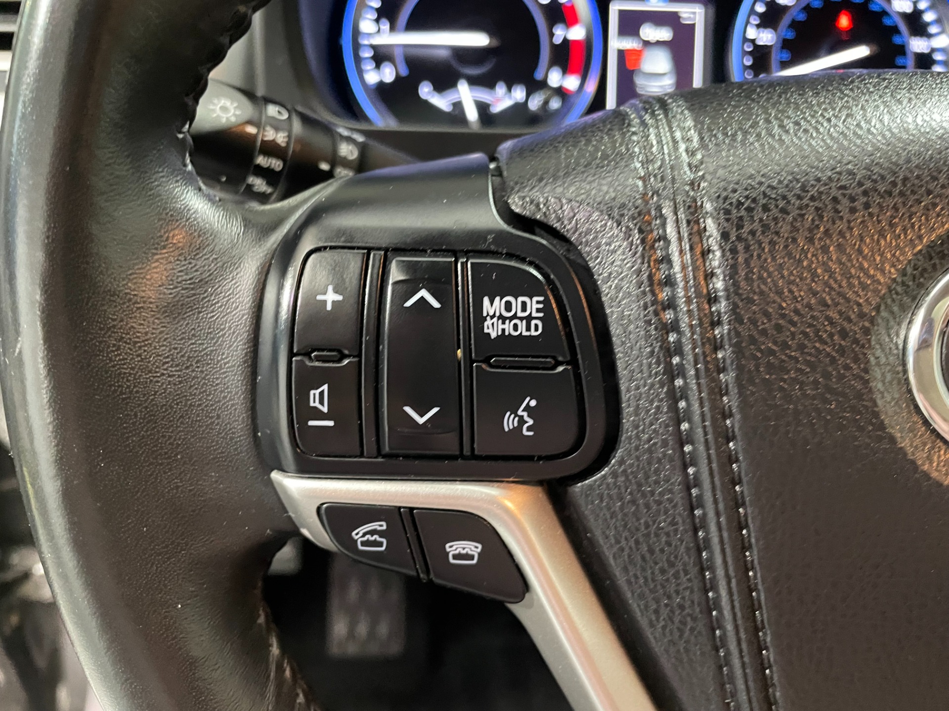 Used-2015-Toyota-Highlander-XLE-AWD