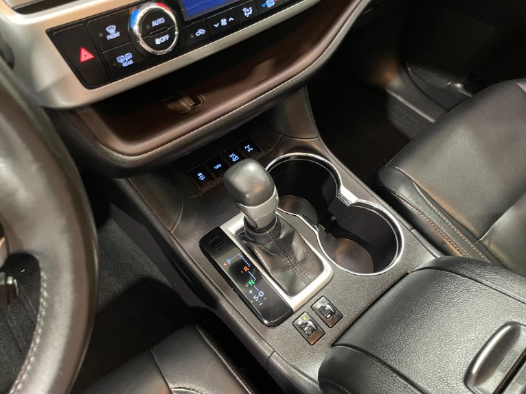Used-2015-Toyota-Highlander-XLE-AWD