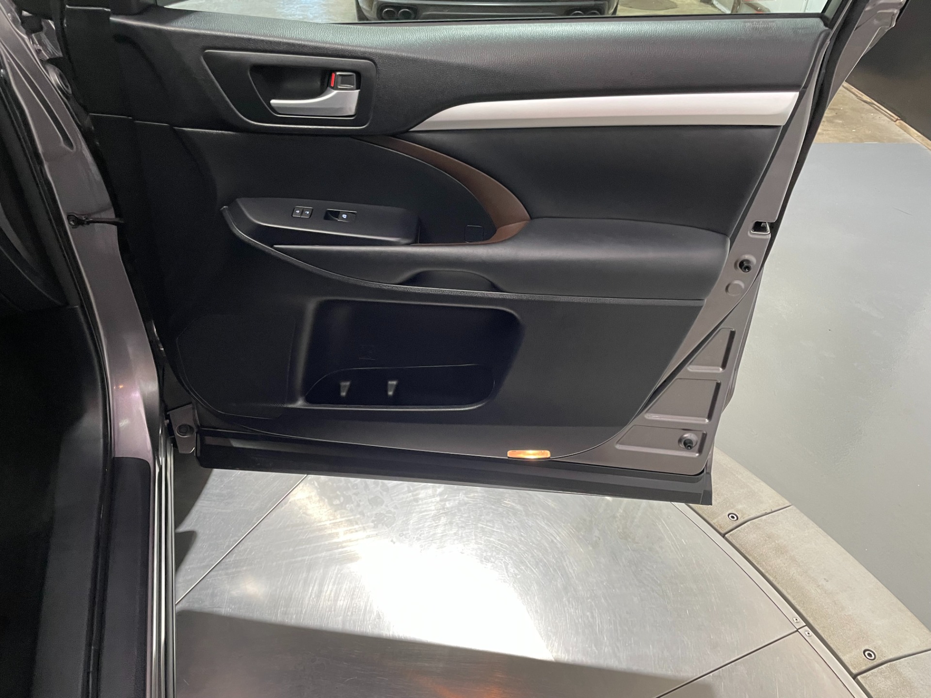 Used-2015-Toyota-Highlander-XLE-AWD